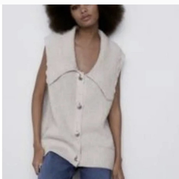 ZARA Gem Button Metallic Bib Collar Knit Vest. Size medium - Picture 4 of 13